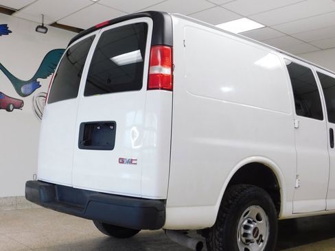 Used 2017 GMC Savana 2500 RWD image 68