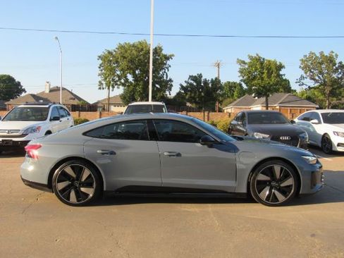 Used 2023 Audi e-tron GT Prestige w/ Prestige Package image 5