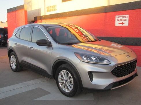 Used 2022 Ford Escape SE w/ Convenience Package FWD image 5