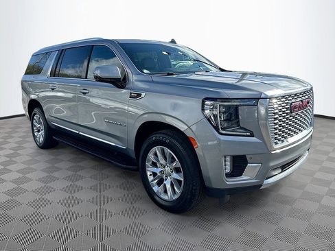 Used 2024 GMC Yukon XL Denali RWD image 4