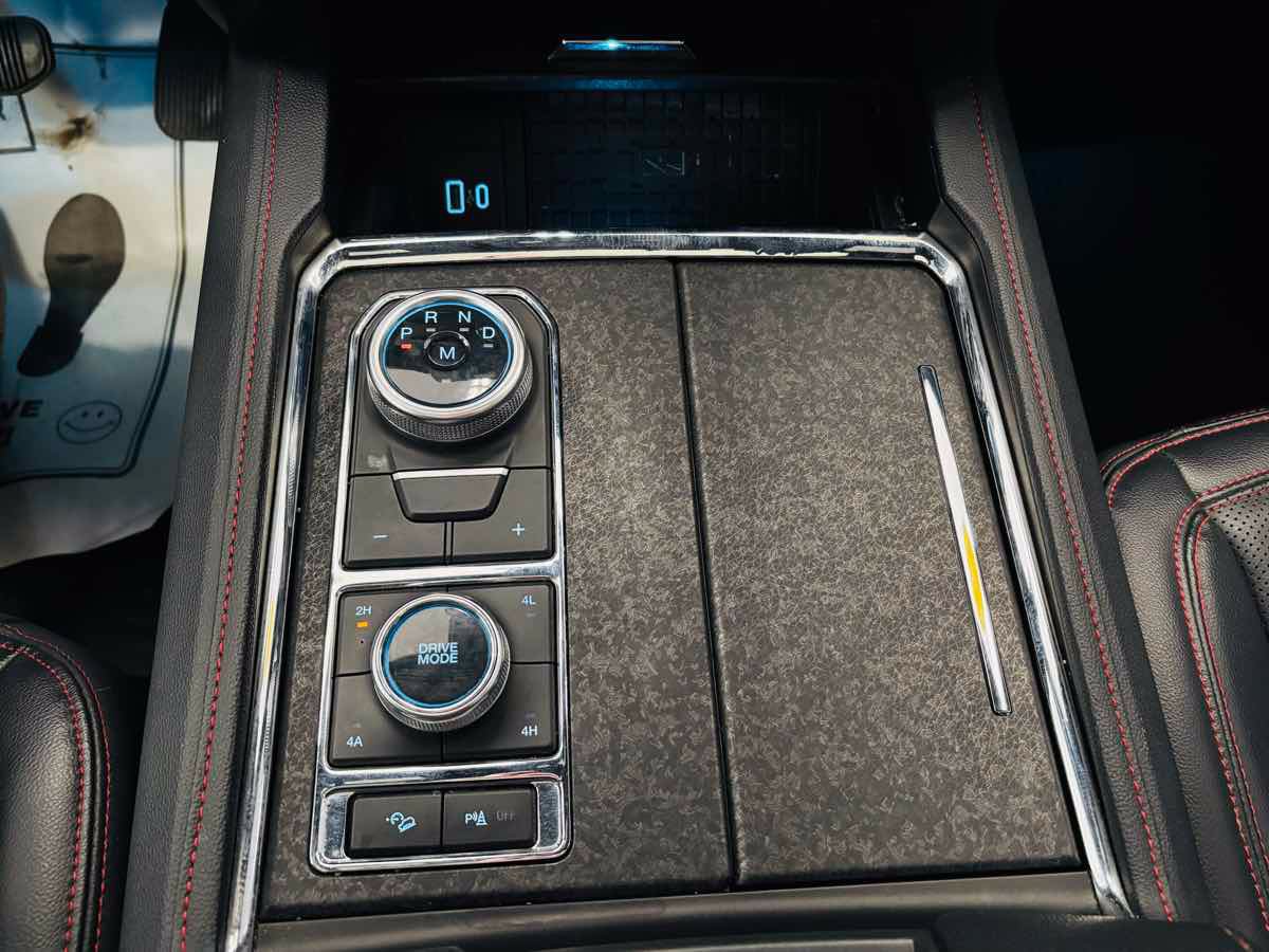 Used 2024 Ford Expedition Limited AWD/4WD image 56