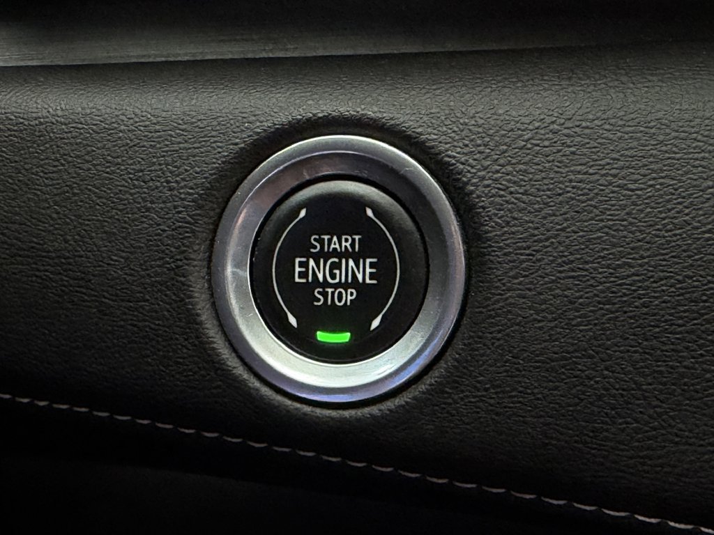 Used 2021 Cadillac Escalade Sport w/ Driver Assist Tech Package AWD/4WD image 21