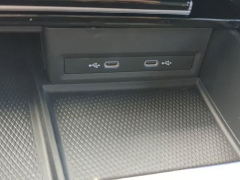 Used 2024 Volkswagen Atlas Cross Sport SE image 9