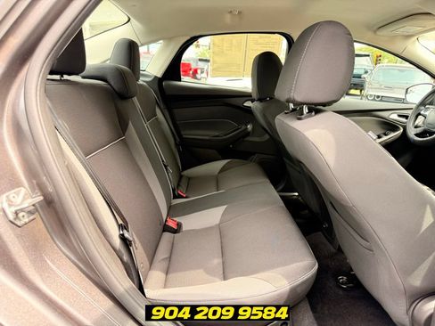 Used 2014 Ford Focus SE FWD image 30