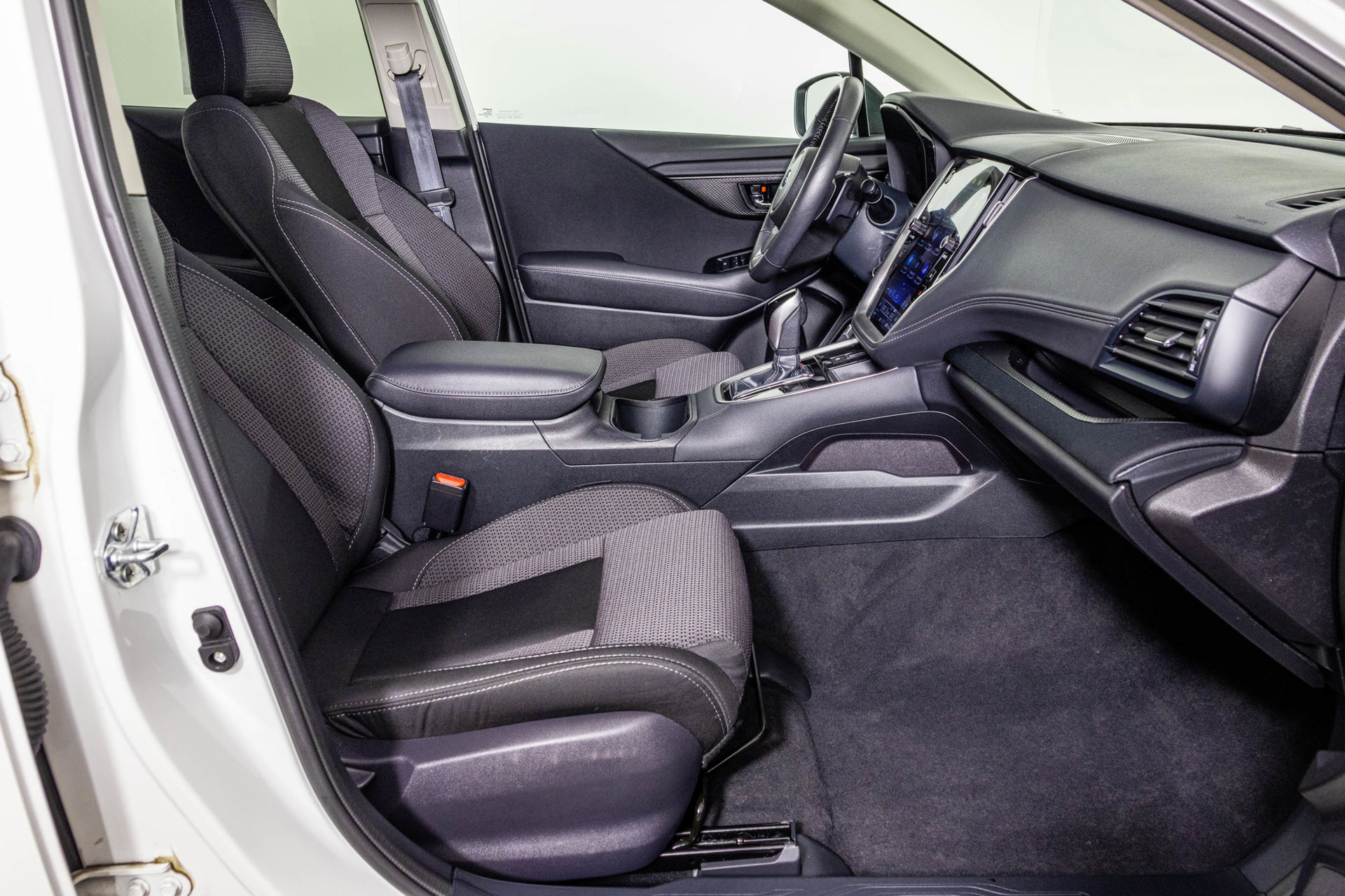 Used 2025 Subaru Outback Premium AWD/4WD image 43