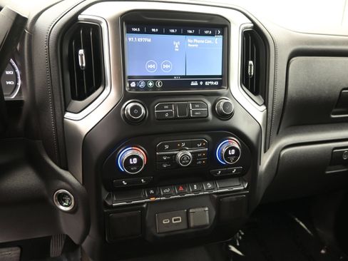 Used 2020 Chevrolet Silverado 1500 LT w/ Texas Edition AWD/4WD image 18