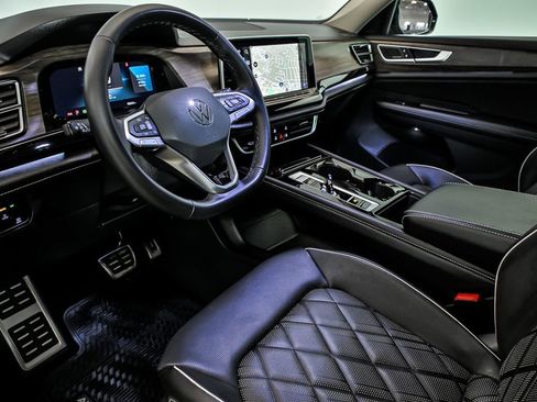 Certified 2025 Volkswagen Atlas SEL Premium R-Line image 11