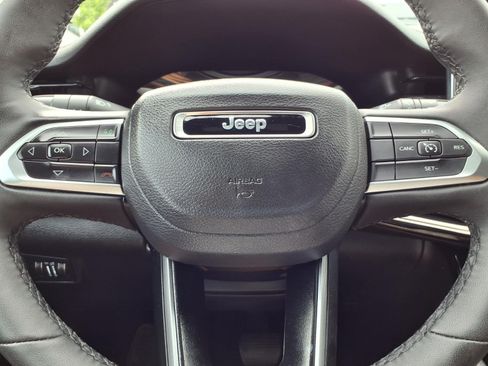 Certified 2025 Jeep Compass Latitude w/ Convenience Group AWD/4WD image 14
