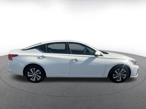 Used 2023 Nissan Altima 2.5 S FWD image 16
