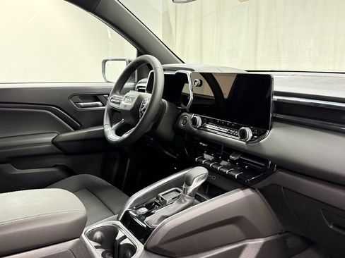 New 2026 GMC Canyon Elevation w/ Convenience Package image 15