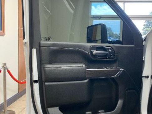 Used 2022 Chevrolet Silverado 2500 LTZ w/ Safety Package AWD/4WD image 12