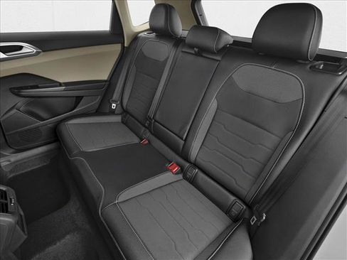 Used 2026 Volkswagen Taos SE FWD image 9