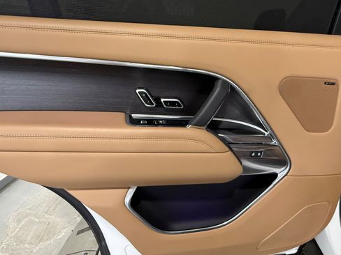 Used 2024 Land Rover Range Rover Long Wheelbase SE image 64