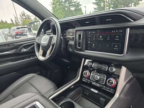 Used 2024 GMC Yukon XL Denali w/ Advanced Technology Package AWD/4WD image 10