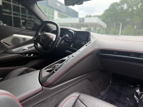 Used 2021 Chevrolet Corvette Stingray Premium Conv w/ Z51 Performance Package RWD image 3