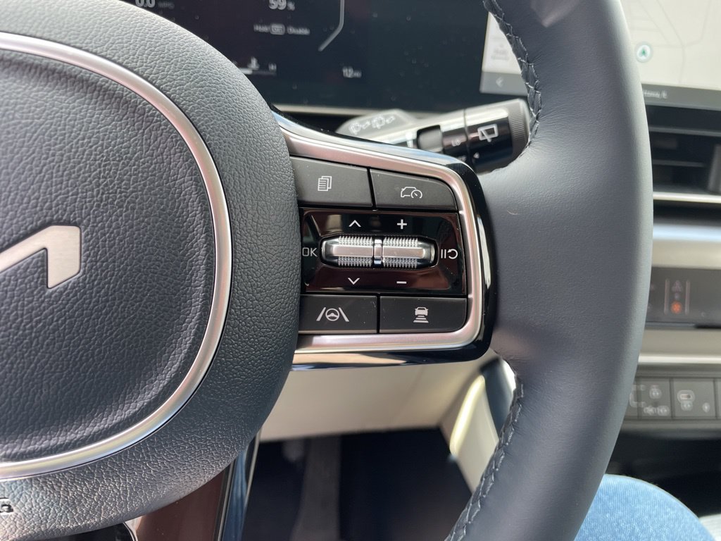 New 2026 Kia Carnival SX w/ SX Dark Edition Package FWD image 26