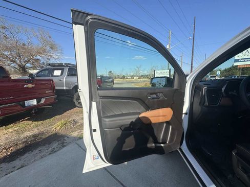 Used 2025 GMC Canyon AT4 w/ AT4 Premium Package image 29