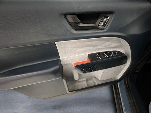 Used 2023 Ford Maverick XLT image 12