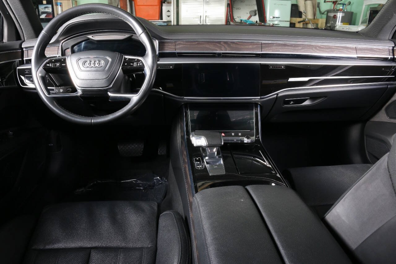 Used 2022 Audi A8 L 3.0T AWD/4WD image 32