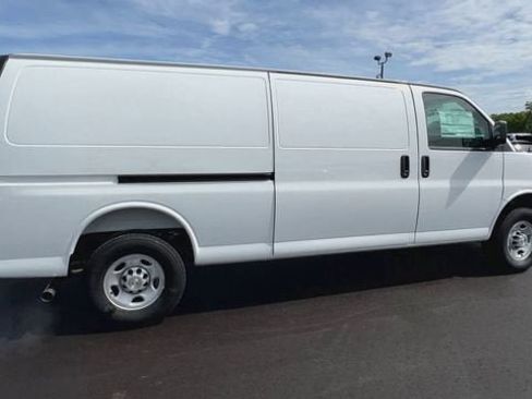 New 2026 Chevrolet Express 2500 Extended w/ Driver Convenience Package RWD image 9