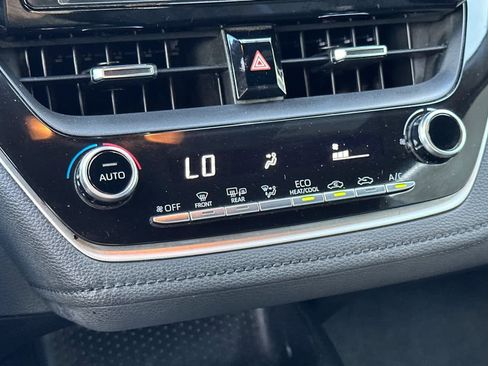 Used 2022 Toyota Corolla SE w/ Carpet Mat Package (TMS) image 19