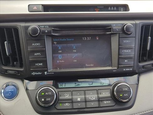 Used 2018 Toyota RAV4 LE Plus image 11