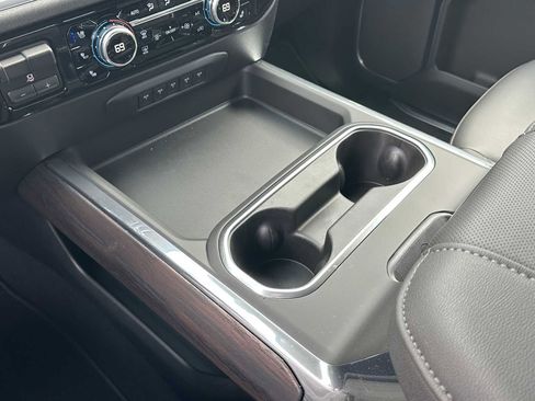 New 2025 GMC Sierra 3500 SLT w/ SLT Convenience Package image 34