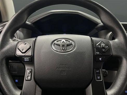 Used 2022 Toyota Tacoma SR image 14