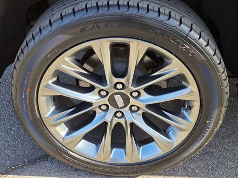 Used 2019 Cadillac Escalade Premium Luxury w/ Escalade Sport Edition AWD/4WD image 9