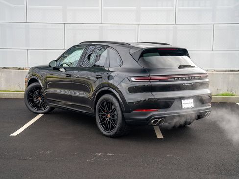 New 2026 Porsche Cayenne S AWD/4WD image 3