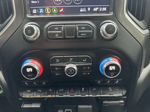 Used 2019 GMC Sierra 1500 AT4 w/ AT4 Premium Package AWD/4WD image 4