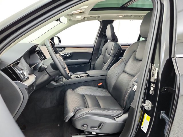 Certified 2026 Volvo XC90 B6 Ultra AWD/4WD image 21
