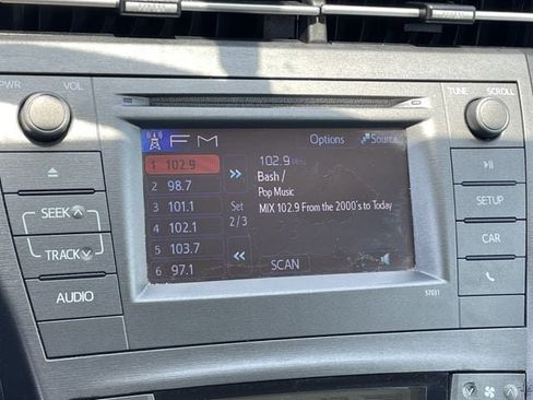 Used 2014 Toyota Prius Two FWD image 17