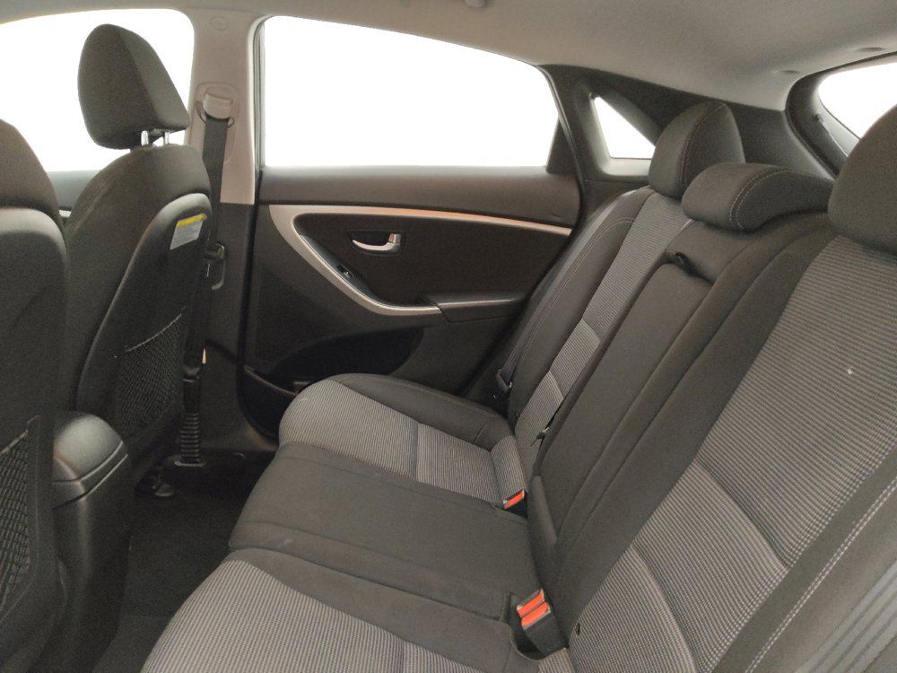 Used 2017 Hyundai Elantra GT FWD image 18