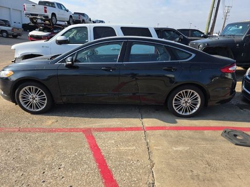 Used 2014 Ford Fusion SE w/ Equipment Group 202A image 5