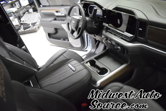 Used 2026 Chevrolet Silverado 3500 High Country w/ High Country Premium Package AWD/4WD image 40