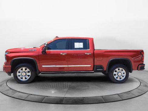 Used 2025 Chevrolet Silverado 2500 High Country w/ High Country Premium Package AWD/4WD image 4