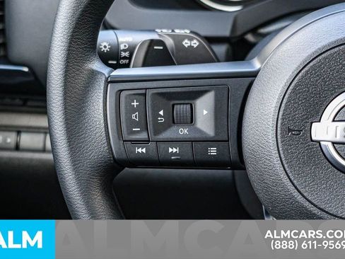 Used 2025 Nissan Pathfinder S image 34