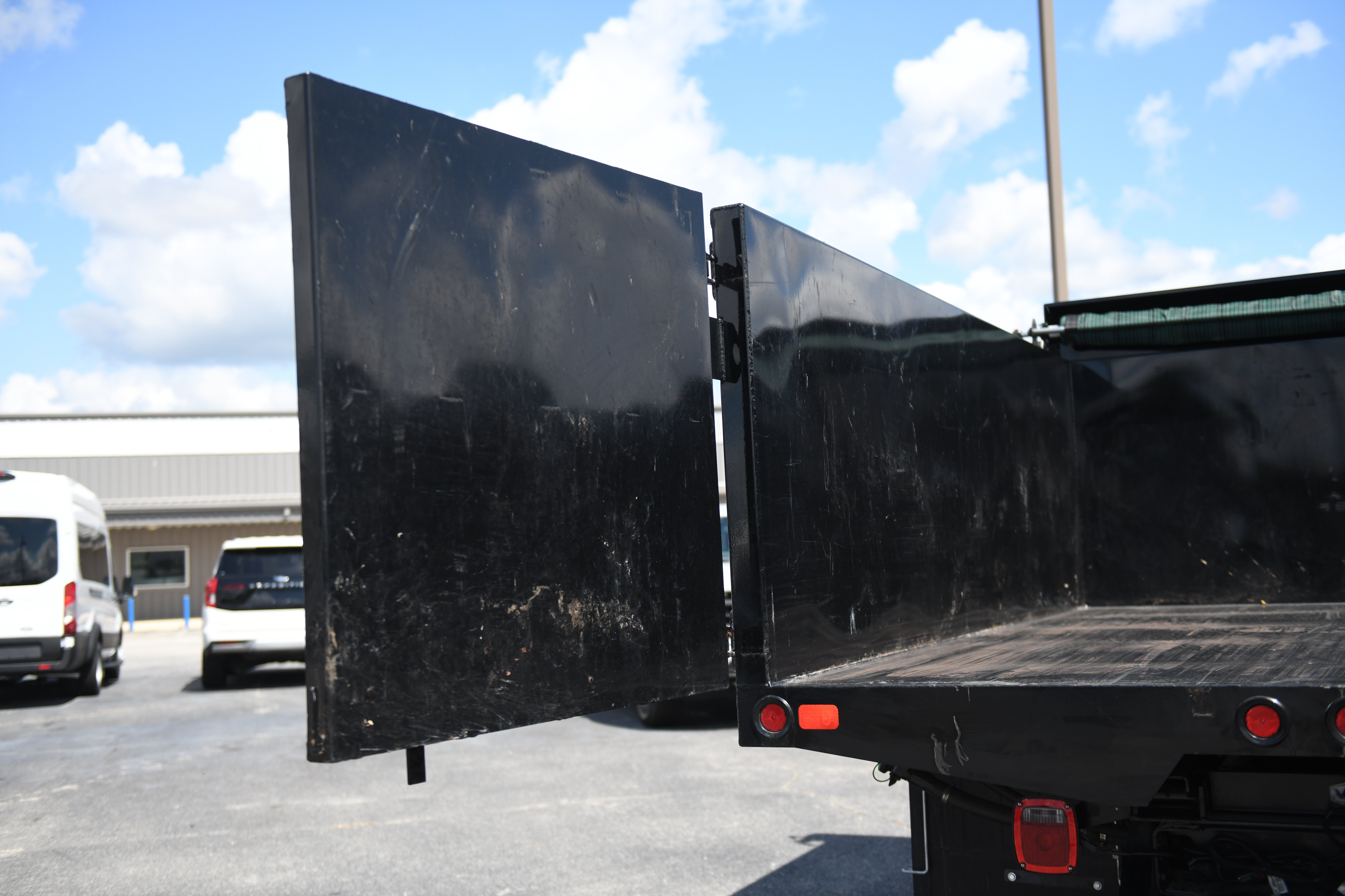 Used 2026 Ford F550 4x4 Crew Cab image 13
