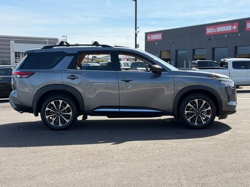 New 2026 Nissan Pathfinder Platinum w/ Cargo Package AWD/4WD image 7