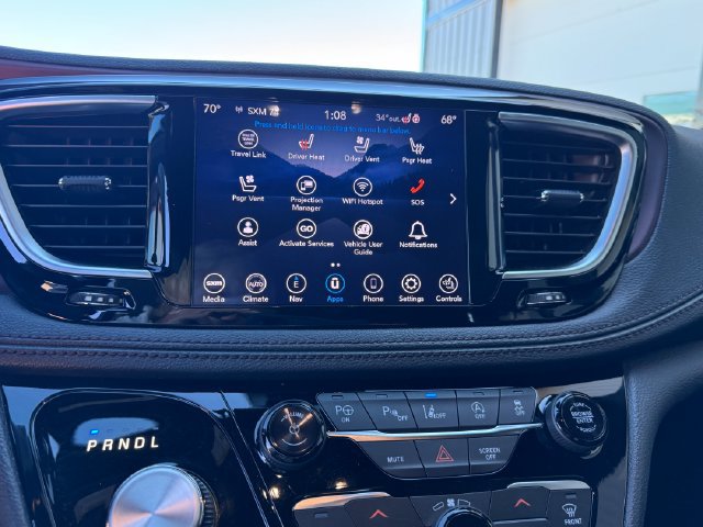 Used 2020 Chrysler Pacifica Limited FWD image 9