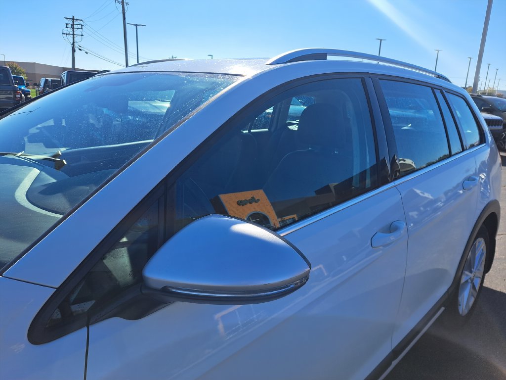 Used 2017 Volkswagen Golf Alltrack SE AWD/4WD image 35