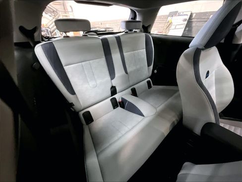 Certified 2025 MINI Cooper 2-Door Hardtop image 29