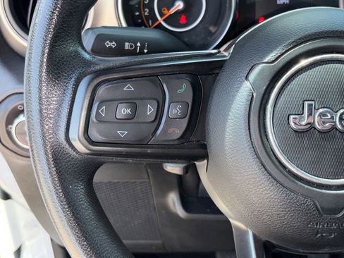 Used 2020 Jeep Gladiator Sport AWD/4WD image 18