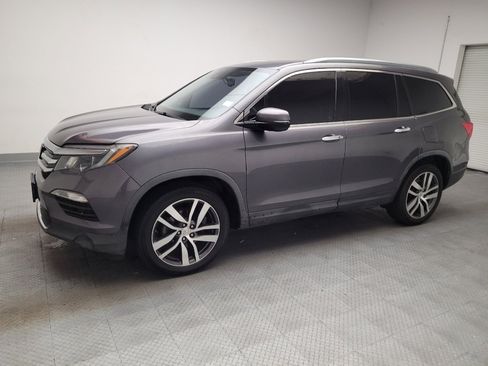 Used 2017 Honda Pilot Touring image 2