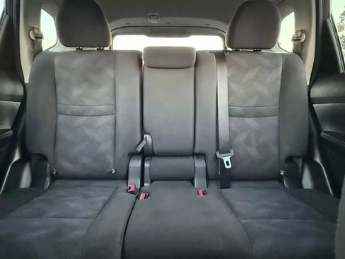 Used 2016 Nissan Rogue SV image 22