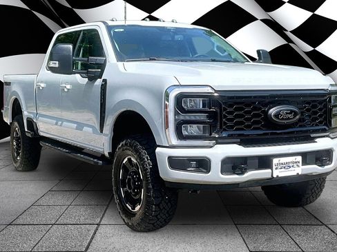 Used 2025 Ford F250 XLT w/ Black Appearance Package AWD/4WD image 11