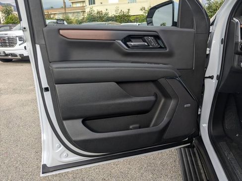 New 2026 GMC Yukon XL Denali w/ Sun & Power Step Package AWD/4WD image 11