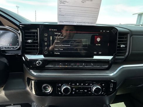 Used 2023 GMC Sierra 1500 SLT w/ SLT Premium Package image 9