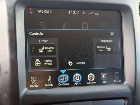 Used 2018 Jeep Cherokee Latitude Plus w/ Cold Weather Group AWD/4WD image 29